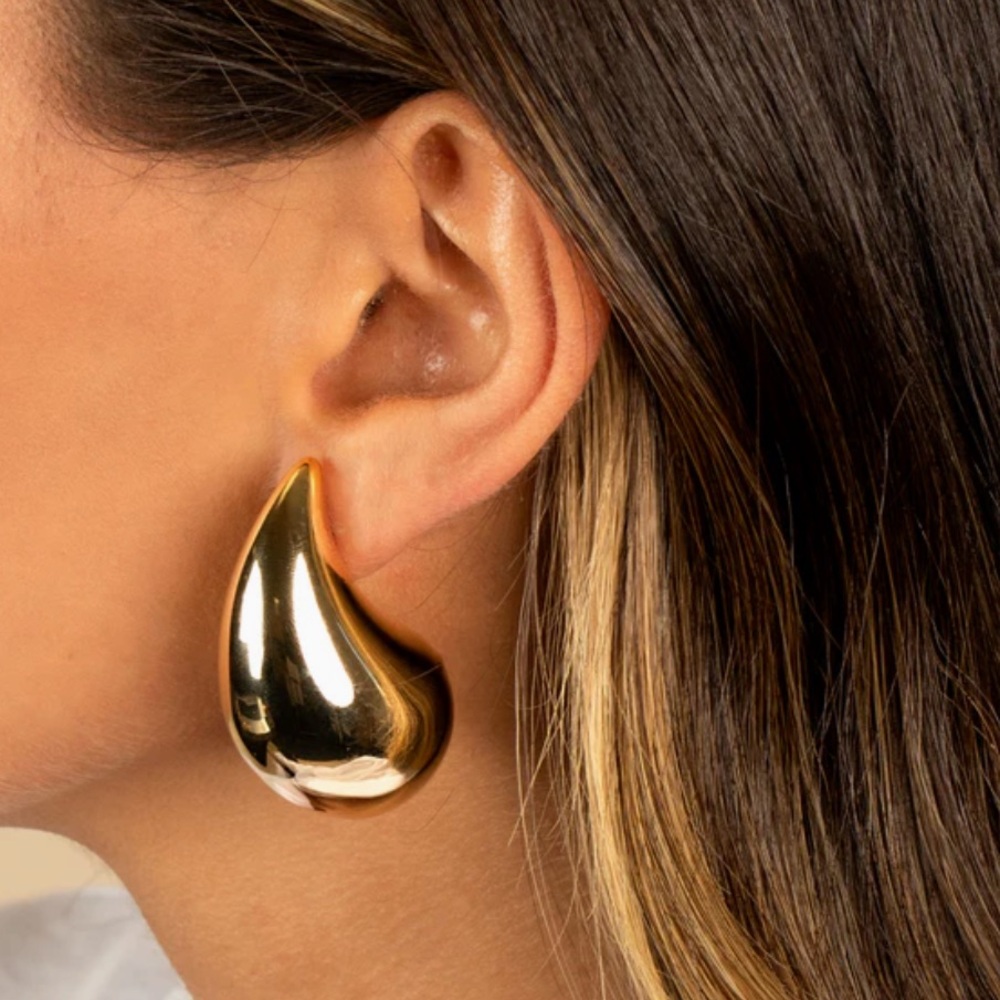 Gorgeous teardrop gold plated earrings Adina Eden